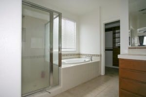 736 Me736 Mercury Avenue Lompoc CA 93436 Master Bathroom Shower and Tub